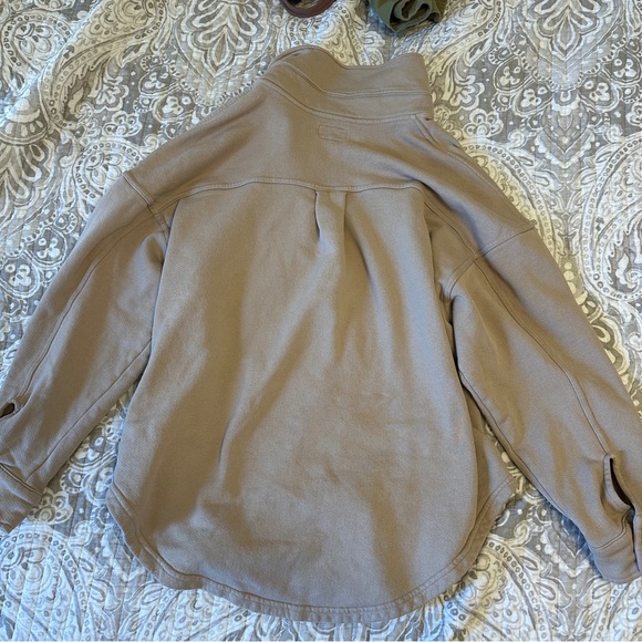 button shacket - Picture 4 of 4